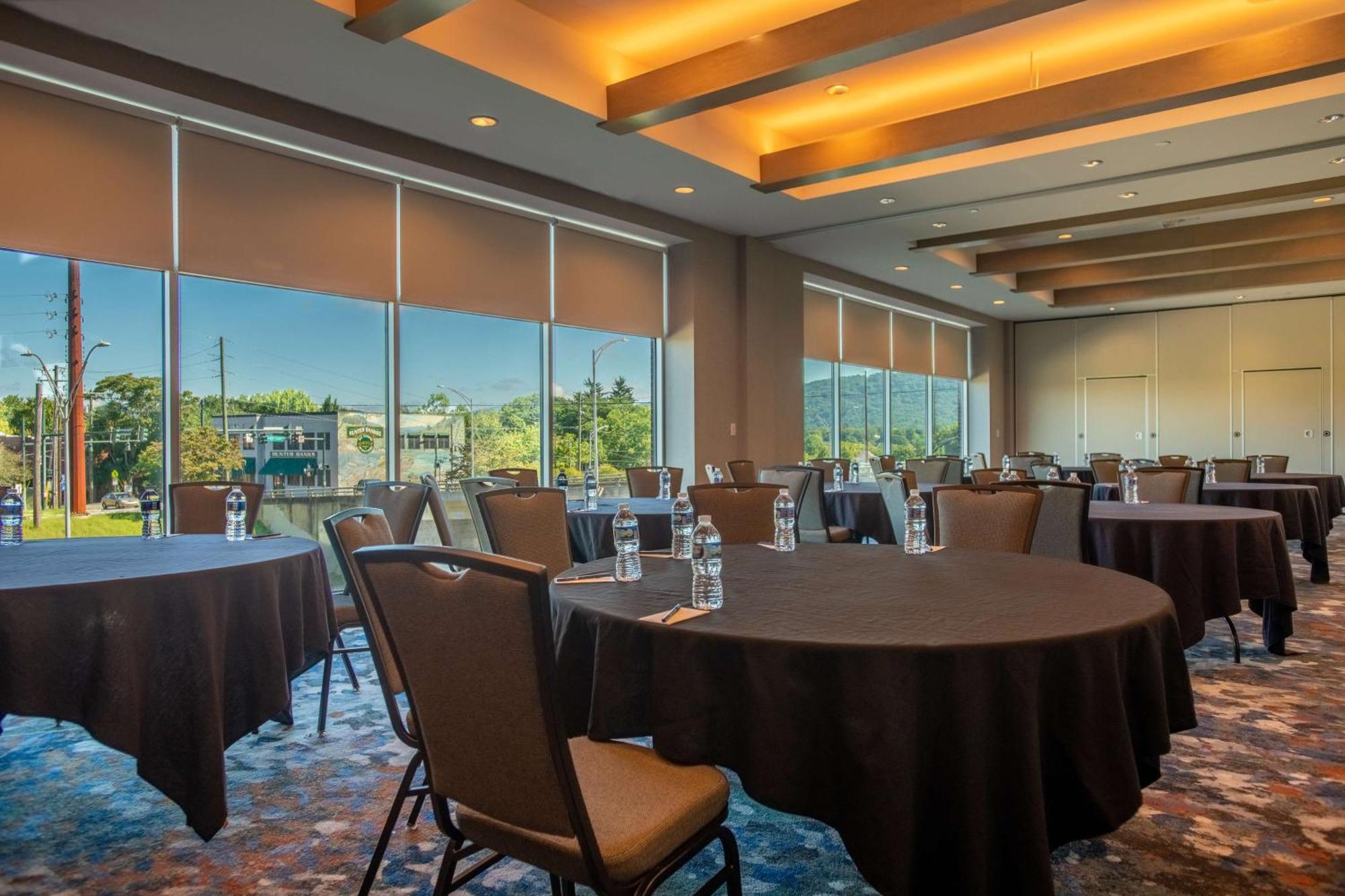 Doubletree By Hilton Asheville Downtown Екстер'єр фото