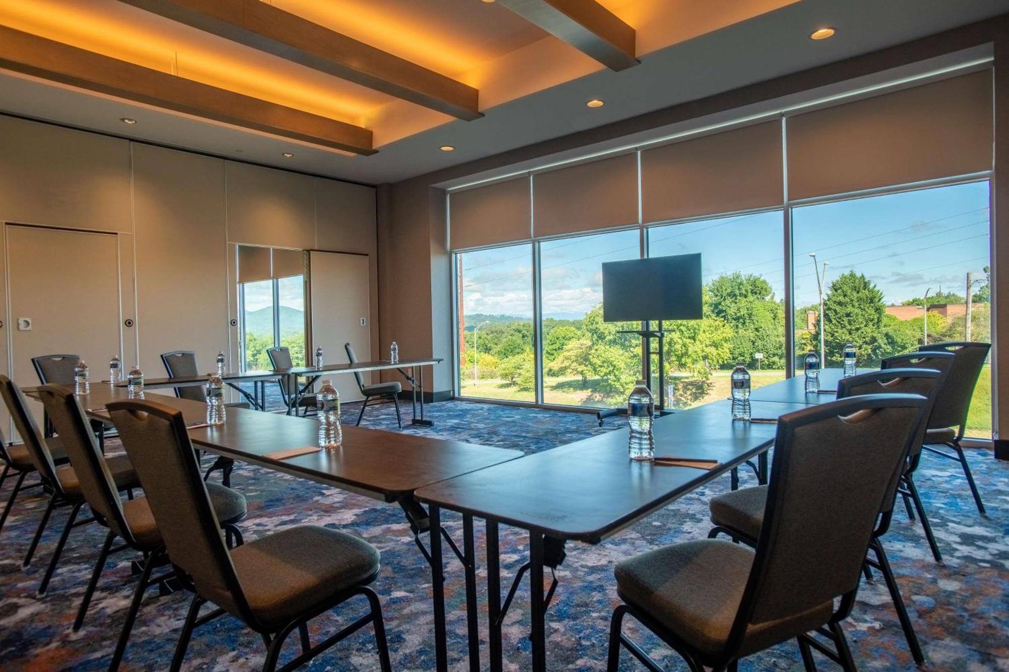 Doubletree By Hilton Asheville Downtown Екстер'єр фото